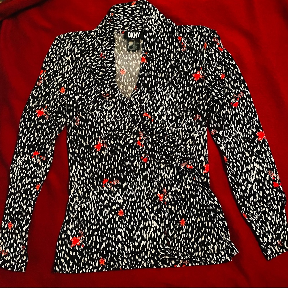 DKNY Black and white blouse with red highlights size Small